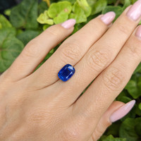 3.34 Ct. Blue Sapphire from Kashmir Life Style