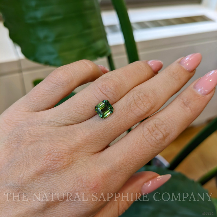 2.53 Ct. Green Sapphire from Ceylon (Sri Lanka)
