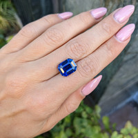 8.11 Ct. Blue Sapphire from Ceylon (Sri Lanka) Life Style