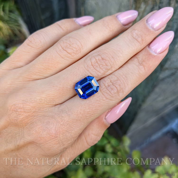 8.11 Ct. Blue Sapphire from Ceylon (Sri Lanka)