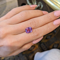 4.07 Ct. Purplish Pink Sapphire from Ceylon (Sri Lanka) Life Style