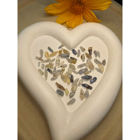 99.80 Ct. Multi Color Sapphire Crystal from Ceylon (Sri Lanka) Life Style