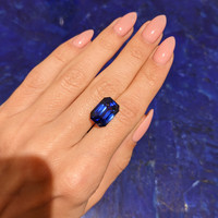 10.94 Ct. Blue Sapphire from Ceylon (Sri Lanka) Life Style