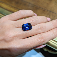 10.94 Ct. Blue Sapphire from Ceylon (Sri Lanka) Life Style