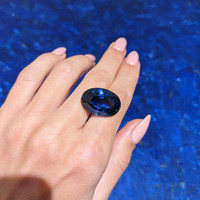27.27 Ct. Blue Sapphire from Ceylon (Sri Lanka) Life Style