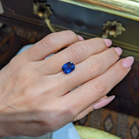 3.08 Ct. Blue Sapphire from Ceylon (Sri Lanka) Life Style