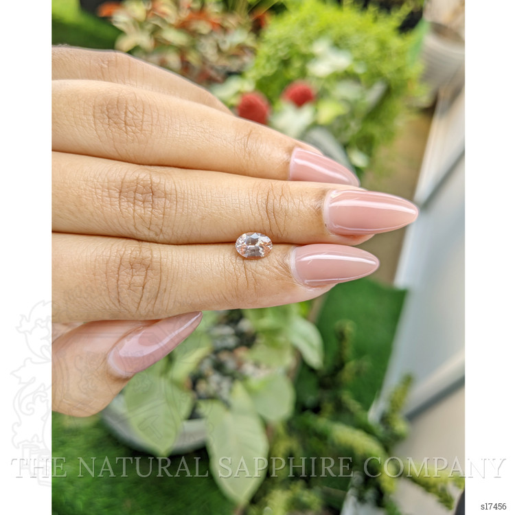 0.97 Ct. Padparadscha Sapphire from Ceylon (Sri Lanka)