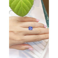 3.19 Ct. Blue Sapphire from Ceylon (Sri Lanka) Life Style