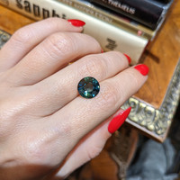 5.06 Ct. Bluish Green Sapphire from Ceylon (Sri Lanka) Life Style