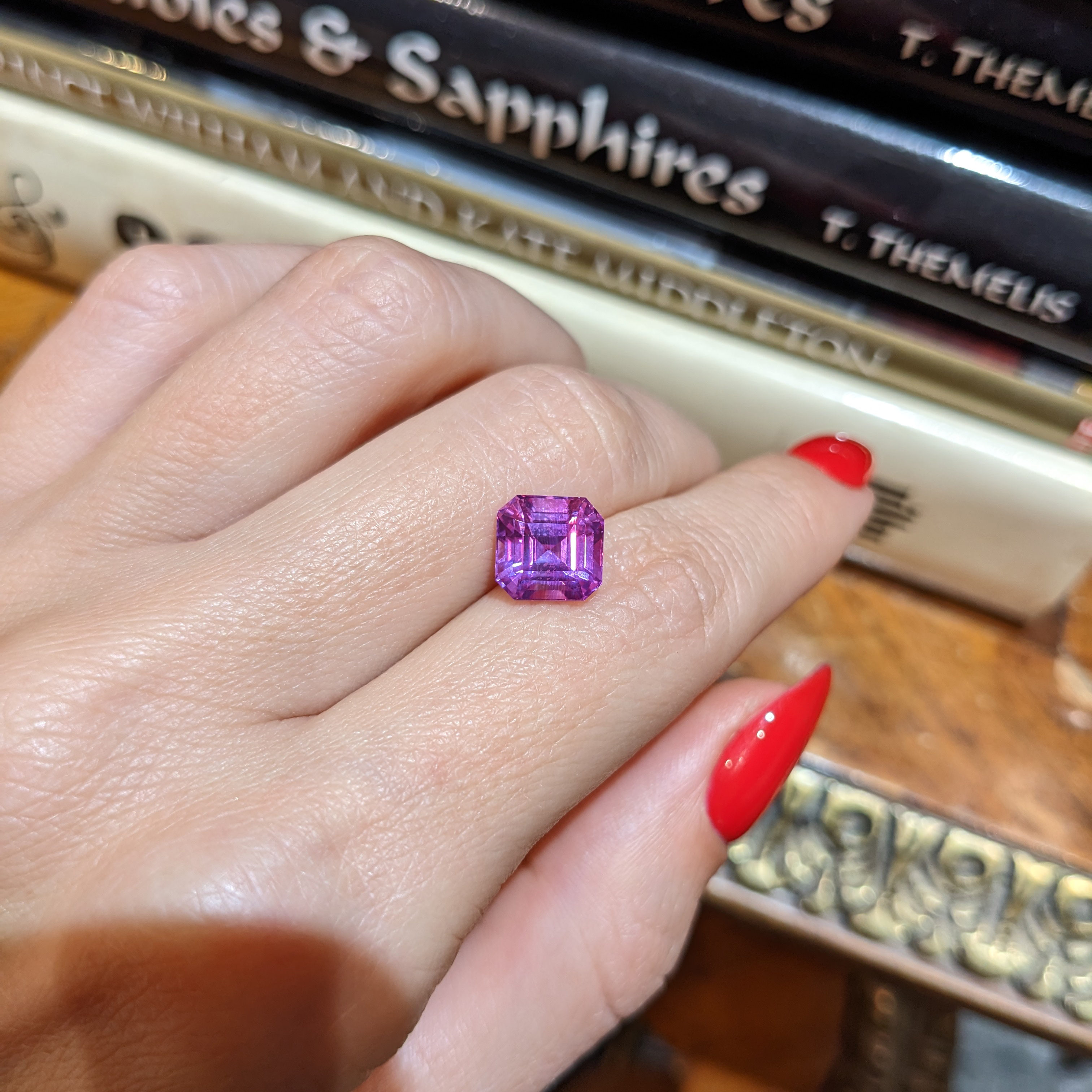 Loose Purplish Pink Sapphire - Asscher - Octagon 4.04 Ct