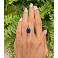 4.56 Ct. Blue Sapphire from Ceylon (Sri Lanka) Life Style