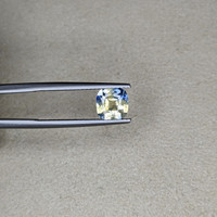 1.29 Ct. Bi Color Sapphire from Ceylon (Sri Lanka) Life Style