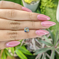 1.29 Ct. Bi Color Sapphire from Ceylon (Sri Lanka) Life Style