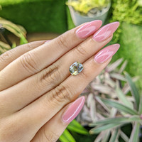 2.29 Ct. Bi Color Sapphire from Ceylon (Sri Lanka) Life Style