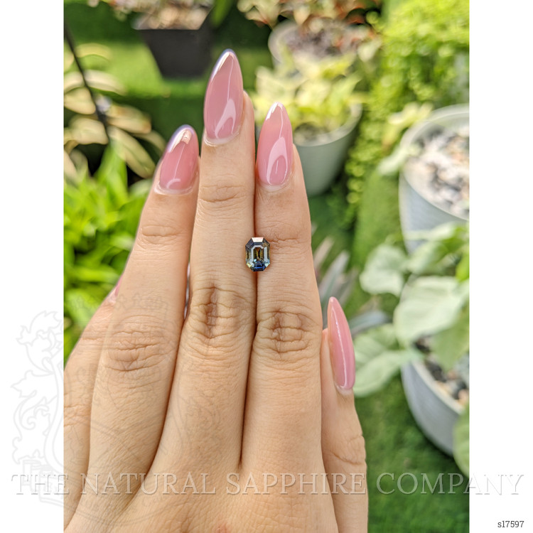 1.69 Ct. Bi Color Sapphire from Ceylon (Sri Lanka)