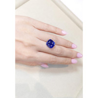 12.86 Ct. Blue Sapphire from Ceylon (Sri Lanka) Life Style