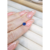 0.82 Ct. Blue Sapphire from Ceylon (Sri Lanka) Life Style