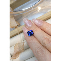 4.17 Ct. Blue Sapphire from Ceylon (Sri Lanka) Life Style