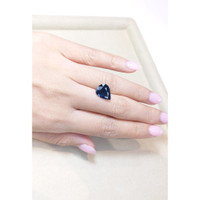 5.15 Ct. Blue Sapphire from Ethiopia Life Style
