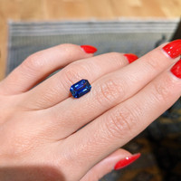 3.16 Ct. Blue Sapphire from Ceylon (Sri Lanka) Life Style