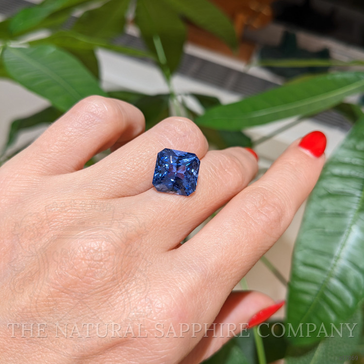 9.00 Ct. Blue Sapphire from Ceylon (Sri Lanka)
