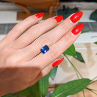 4.05 Ct. Blue Sapphire from Ceylon (Sri Lanka) Life Style
