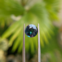 4.38 Ct. Sapphire from Madagascar Life Style