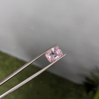 5.24 Ct. Pink Sapphire from Ceylon (Sri Lanka) Life Style
