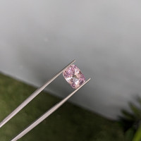 5.24 Ct. Pink Sapphire from Ceylon (Sri Lanka) Life Style