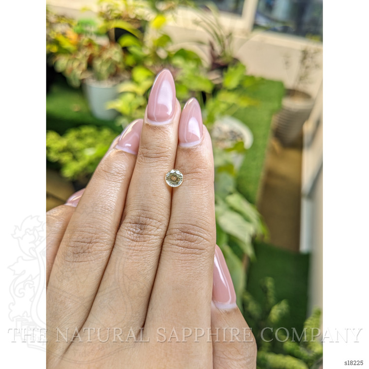 0.95 Ct. Yellow Sapphire from Ceylon (Sri Lanka)