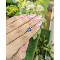 2.65 Ct. Bi Color Sapphire from Ceylon (Sri Lanka) Life Style