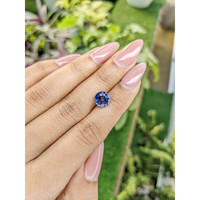2.88 Ct. Bi Color Sapphire from Ceylon (Sri Lanka) Life Style