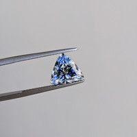 4.10 Ct. Bi Color Sapphire from Ceylon (Sri Lanka) Life Style
