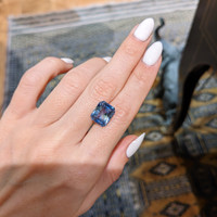 8.14 Ct. Bi Color Sapphire from Ceylon (Sri Lanka) Life Style