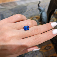 4.08 Ct. Blue Sapphire from Ceylon (Sri Lanka) Life Style