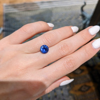 2.91 Ct. Blue Sapphire from Ceylon (Sri Lanka) Life Style