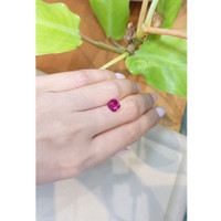 3.05 Ct. Purplish Pink Sapphire from Ceylon (Sri Lanka) Life Style