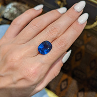10.25 Ct. Blue Sapphire from Ceylon (Sri Lanka) Life Style