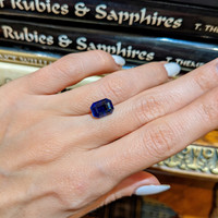 4.06 Ct. Blue Sapphire from Ceylon (Sri Lanka) Life Style