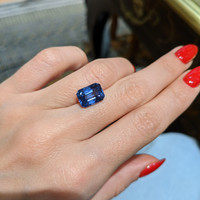 5.98 Ct. Blue Sapphire from Ceylon (Sri Lanka) Life Style
