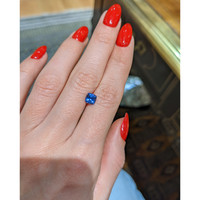 1.00 Ct. Blue Sapphire from Ceylon (Sri Lanka) Life Style