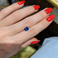 1.01 Ct. Blue Sapphire from Ceylon (Sri Lanka) Life Style