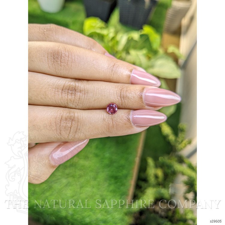 0.76 Ct. Pink Sapphire from Ceylon (Sri Lanka)