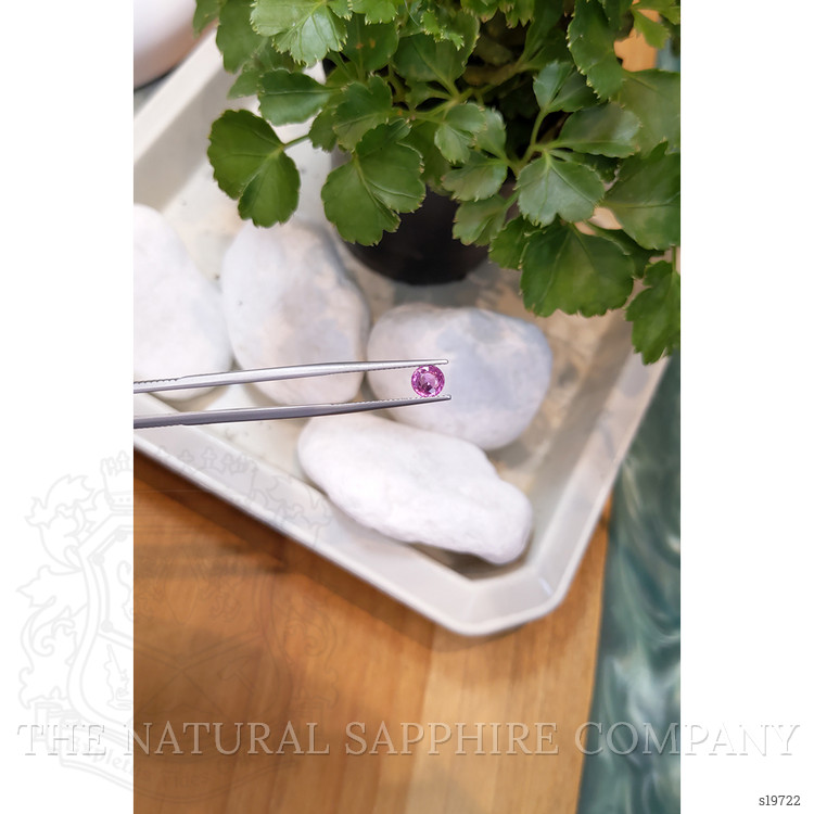 0.89 Ct. Pink Sapphire from Ceylon (Sri Lanka)
