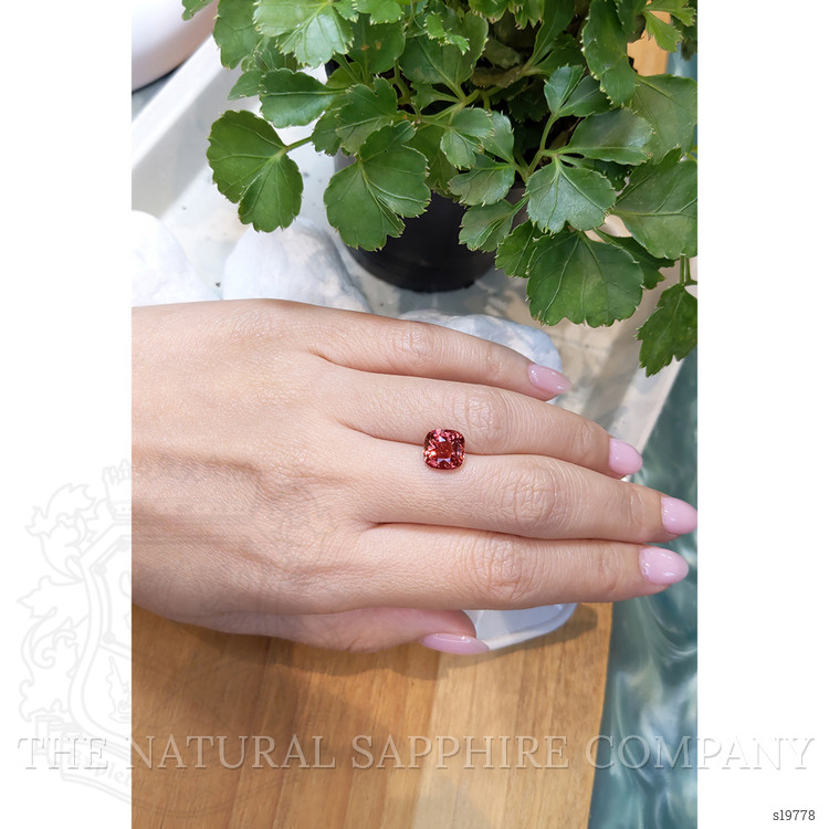 4.08 Ct. Padparadscha Sapphire from Ceylon (Sri Lanka)