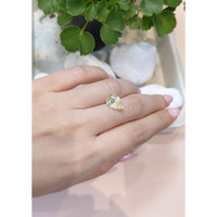 5.14 Ct. Yellow Sapphire from Ceylon (Sri Lanka) Life Style