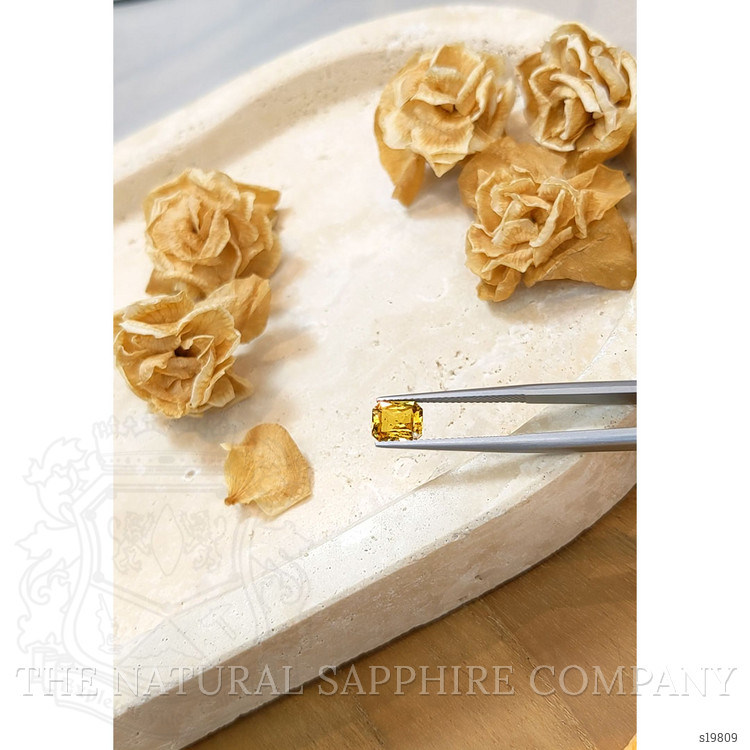 1.40 Ct. Yellowish Orange Sapphire from Ceylon (Sri Lanka)