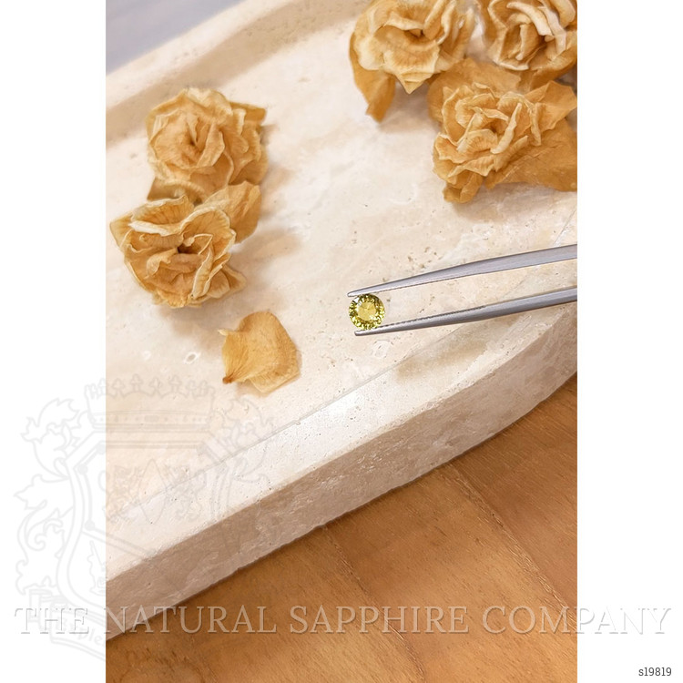 0.96 Ct. Yellow Sapphire from Ceylon (Sri Lanka)