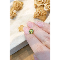 2.09 Ct. Yellowish Green Sapphire from Ceylon (Sri Lanka) Life Style