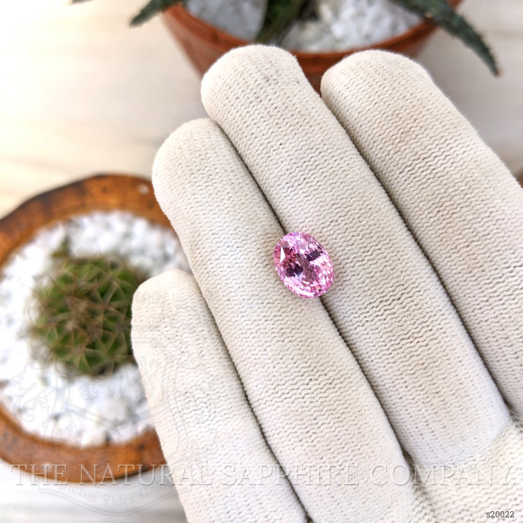 4.25 Ct. Pink Sapphire from Ceylon (Sri Lanka)